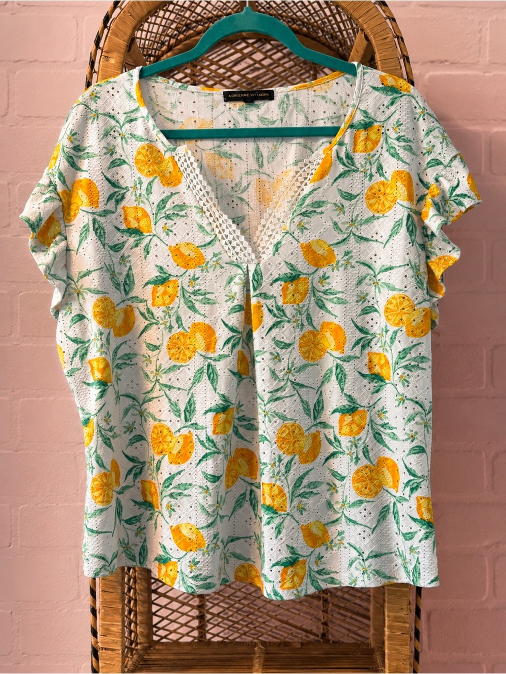 Short Sleeve V-Neck T-Shirt | Lemon 🍋 Vibes | Size XL